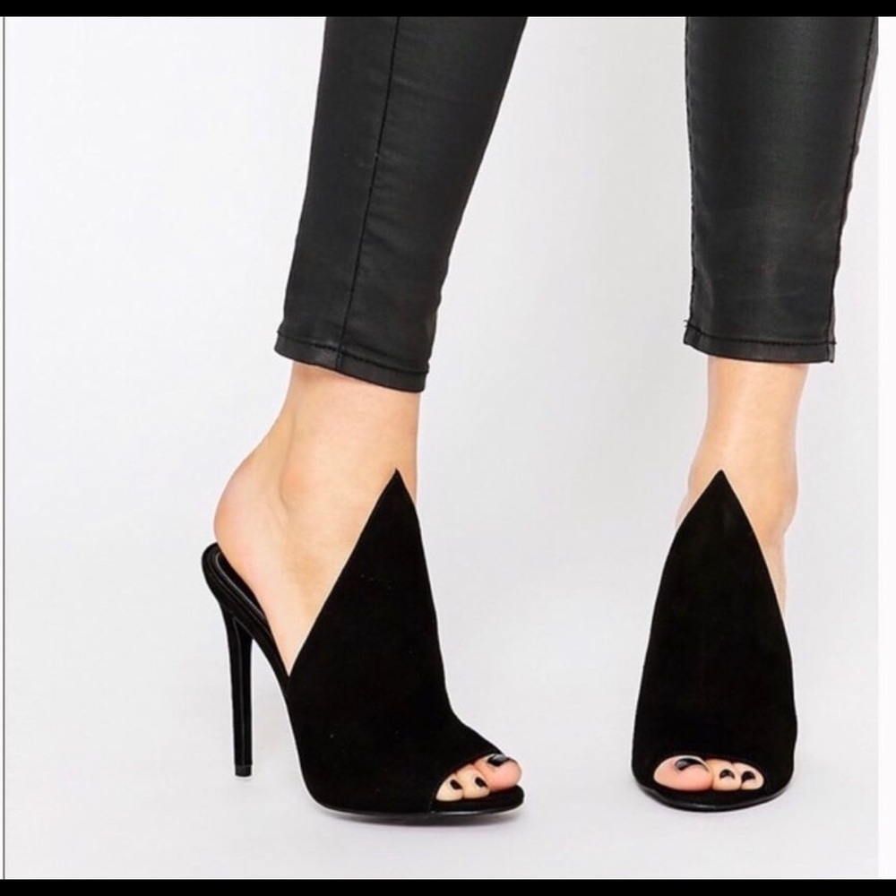 Kendall + Kylie Women’s Essie Pump Mules